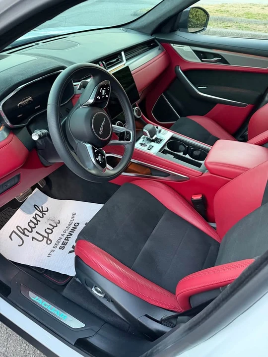 2025 Jaguar F-Pace - Image 7 of 9