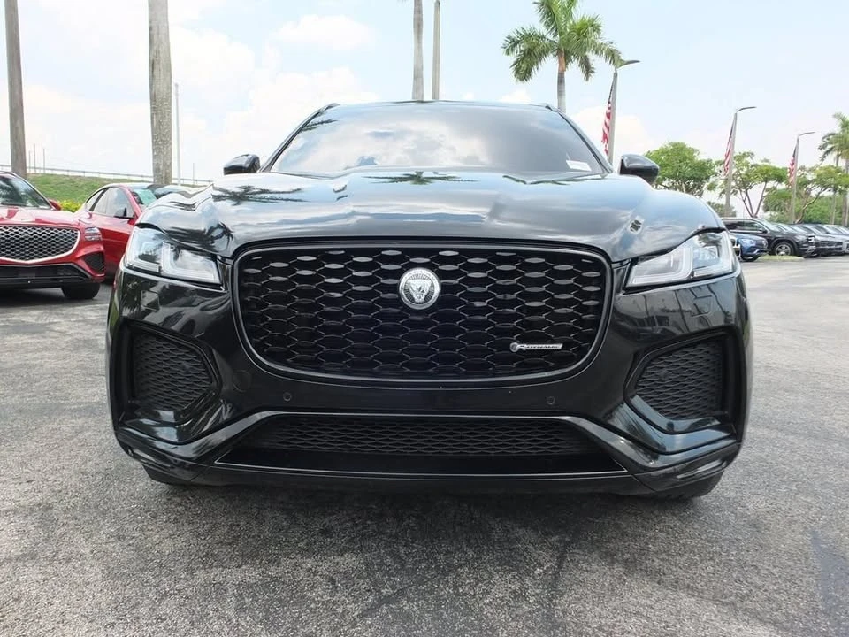 2025 Jaguar F-Pace - Image 16 of 19