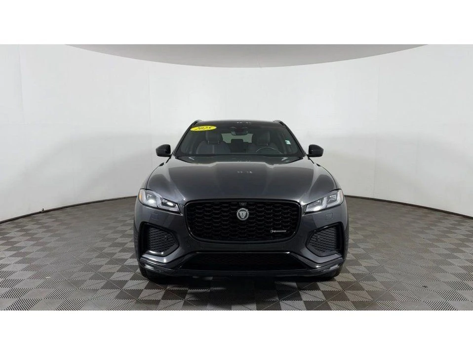 2025 Jaguar F-Pace - Image 2 of 20