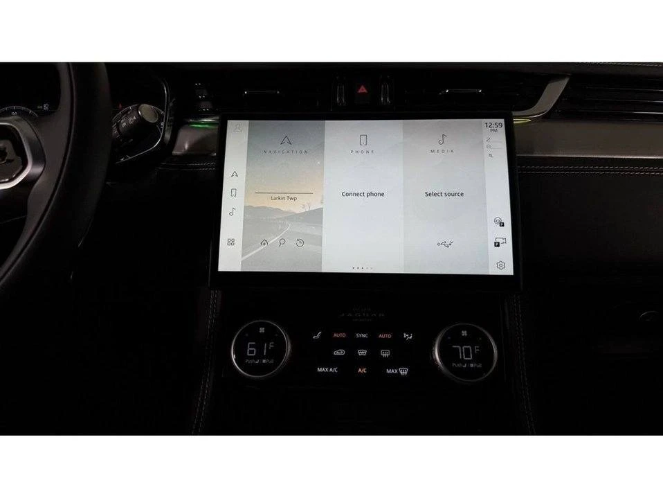 2025 Jaguar F-Pace - Image 19 of 20
