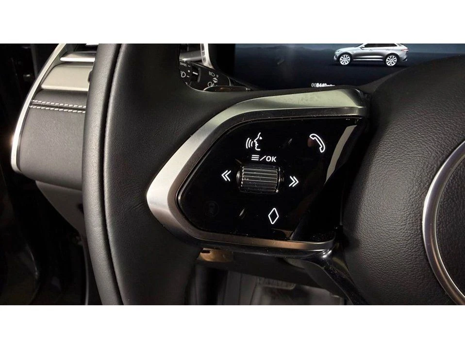 2025 Jaguar F-Pace - Image 16 of 20