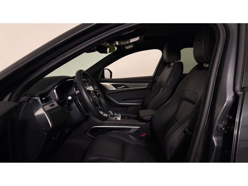 2025 Jaguar F-Pace - Image 13 of 20