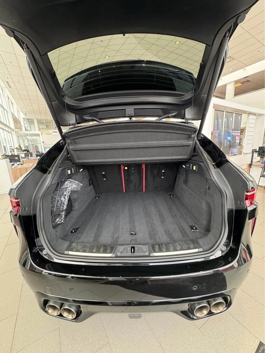 2025 Jaguar F-Pace - Image 10 of 11