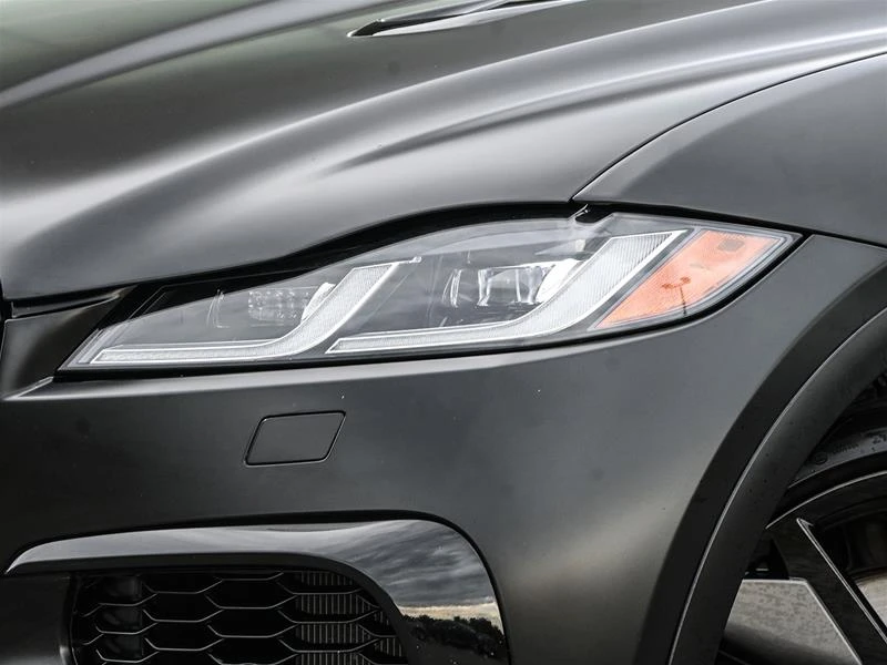 2025 Jaguar F-Pace - Image 4 of 10