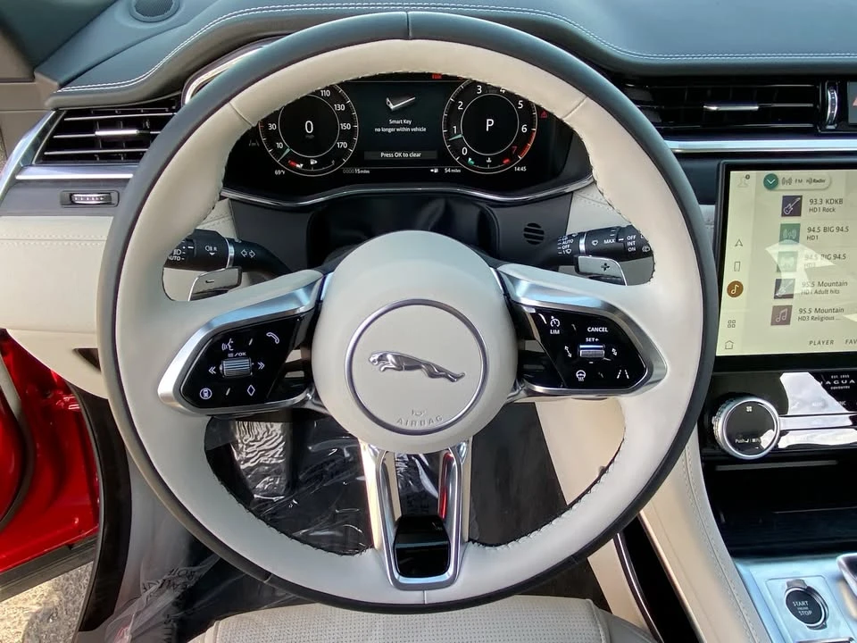 2025 Jaguar F-Pace - Image 12 of 12