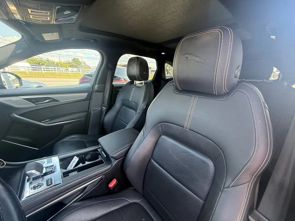 2025 Jaguar F-Pace - Image 10 of 19