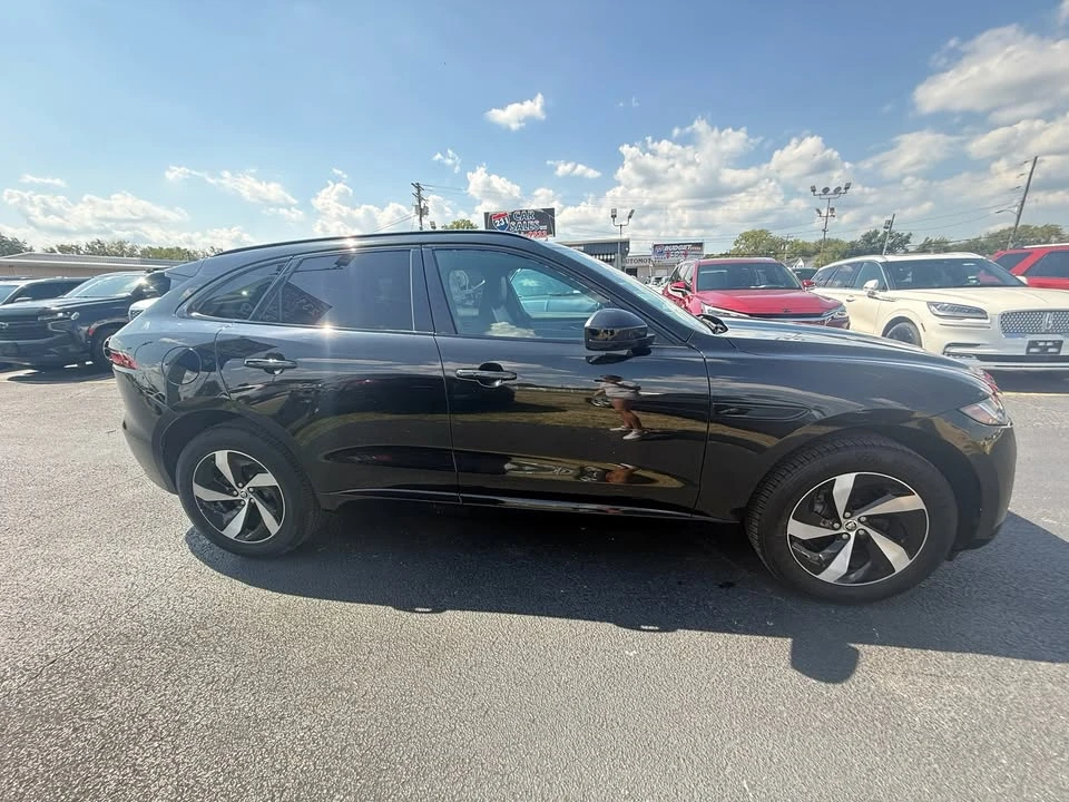 2025 Jaguar F-Pace - Image 3 of 19