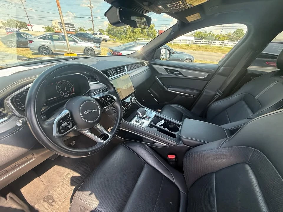 2025 Jaguar F-Pace - Image 11 of 19
