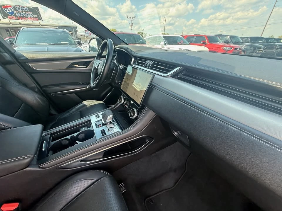 2025 Jaguar F-Pace - Image 14 of 19
