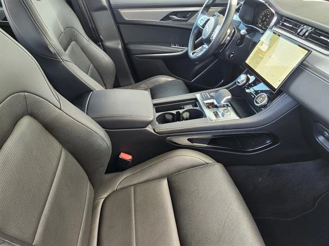 2025 Jaguar F-Pace - Image 5 of 10