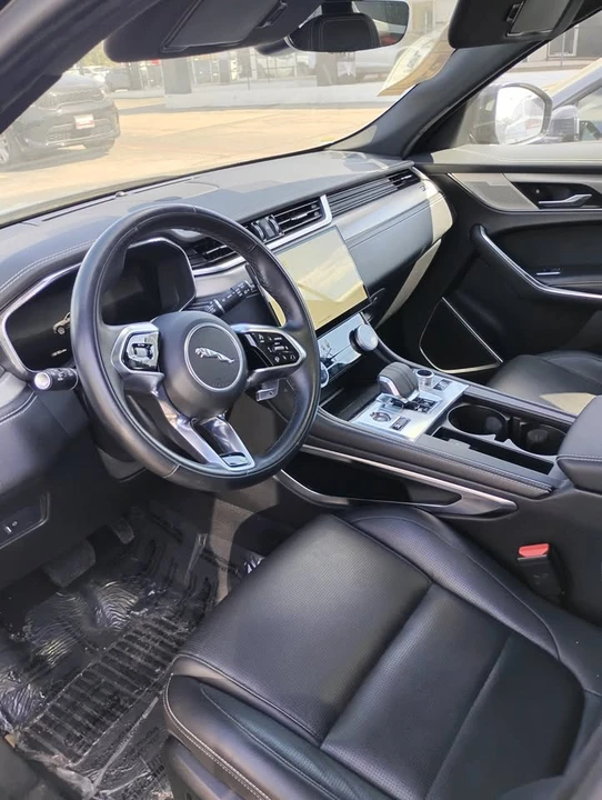 2025 Jaguar F-Pace - Image 6 of 9