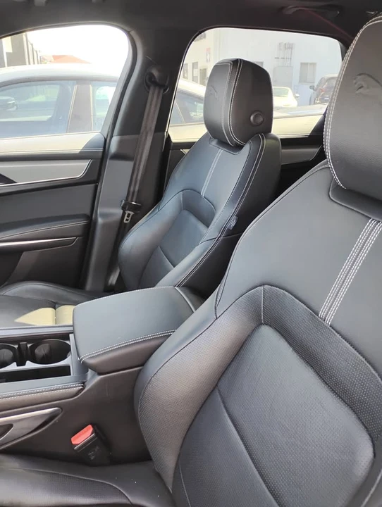 2025 Jaguar F-Pace - Image 8 of 9