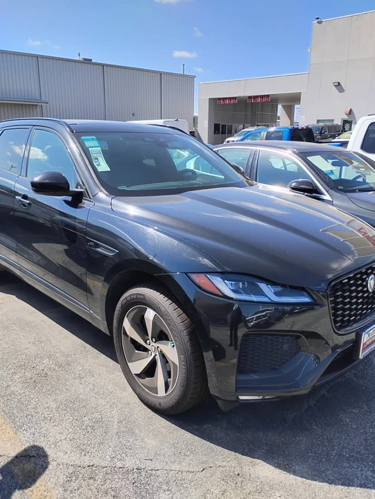 2025 Jaguar F-Pace - Image 3 of 9