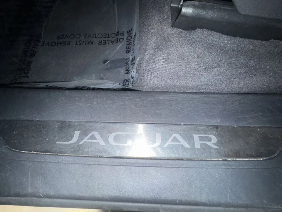 2025 Jaguar F-Pace - Image 15 of 20