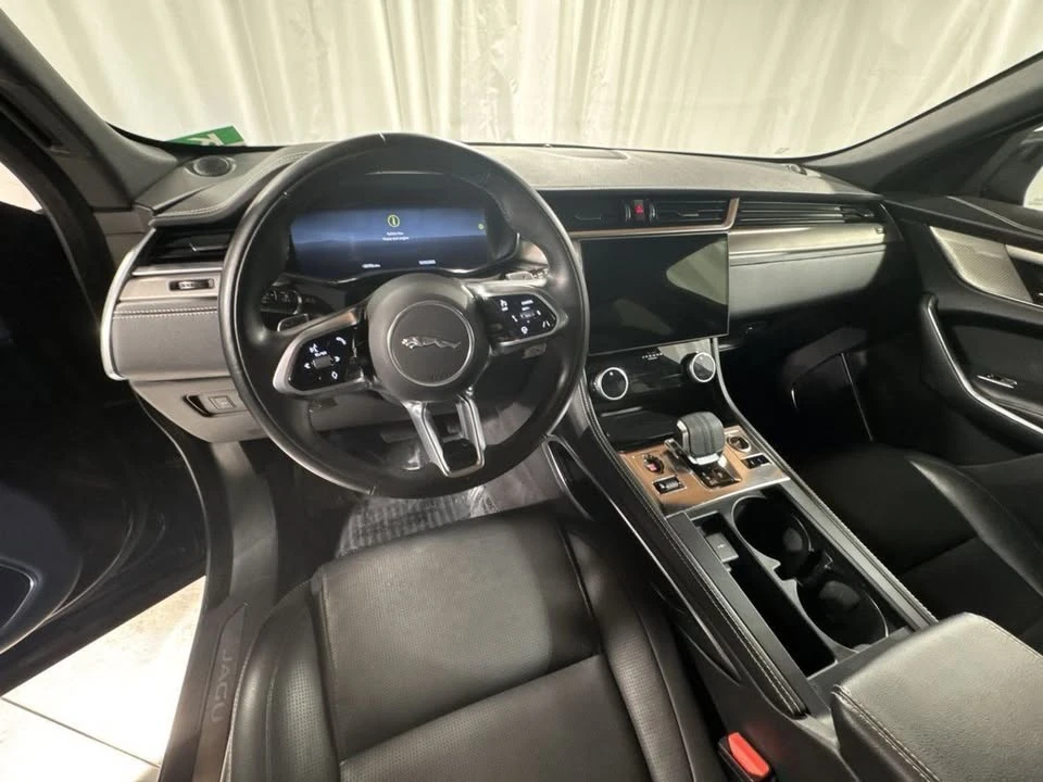 2025 Jaguar F-Pace - Image 12 of 20