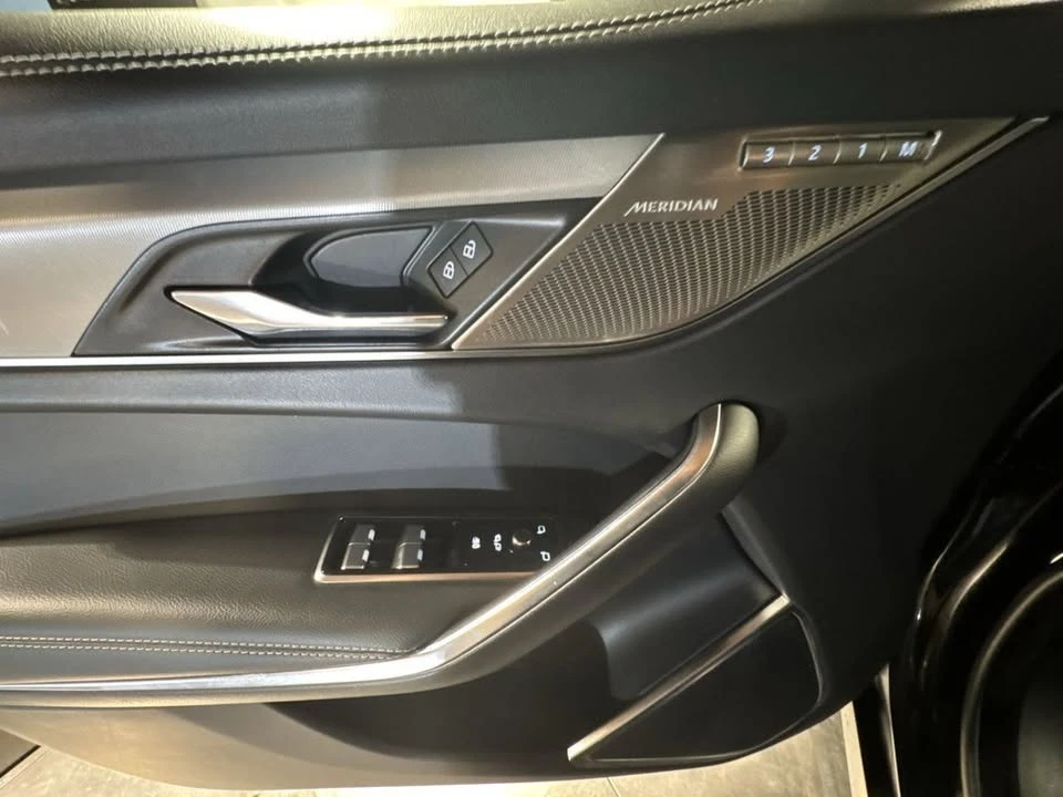 2025 Jaguar F-Pace - Image 17 of 20