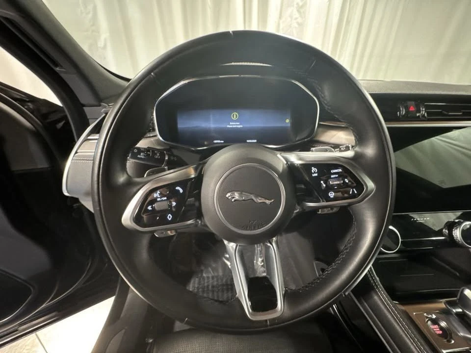 2025 Jaguar F-Pace - Image 19 of 20