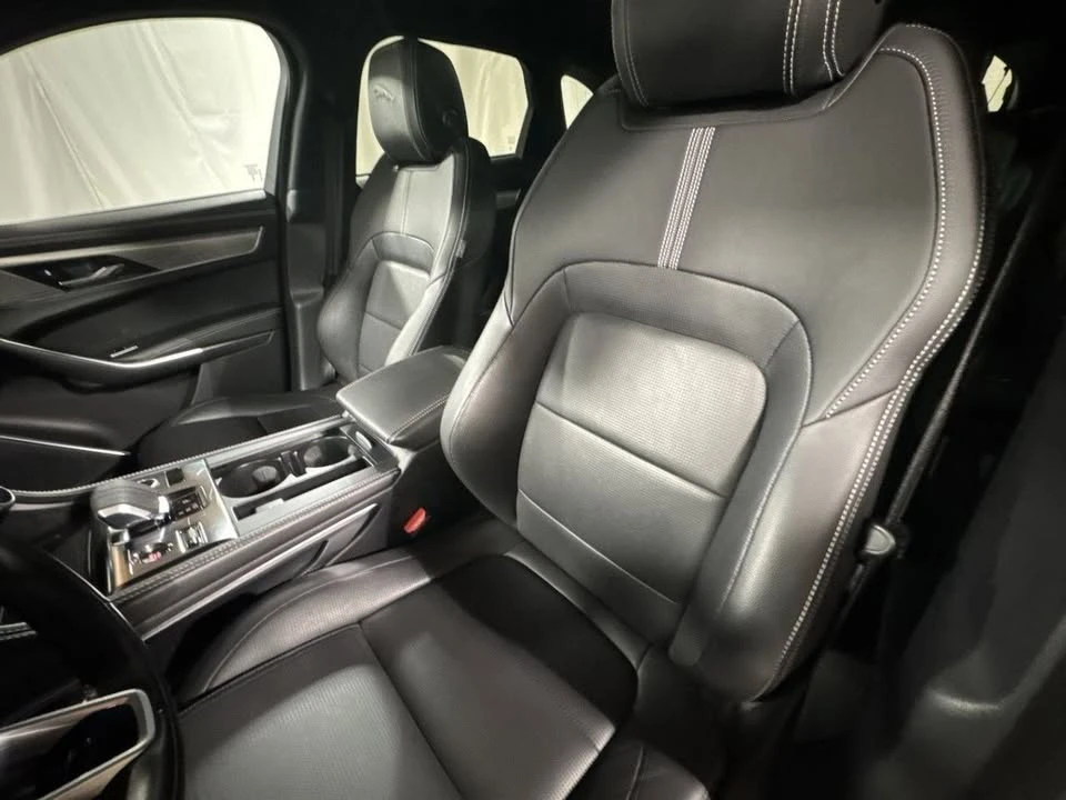 2025 Jaguar F-Pace - Image 16 of 20