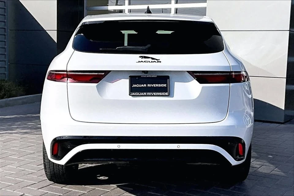 2025 Jaguar F-Pace - Image 4 of 16