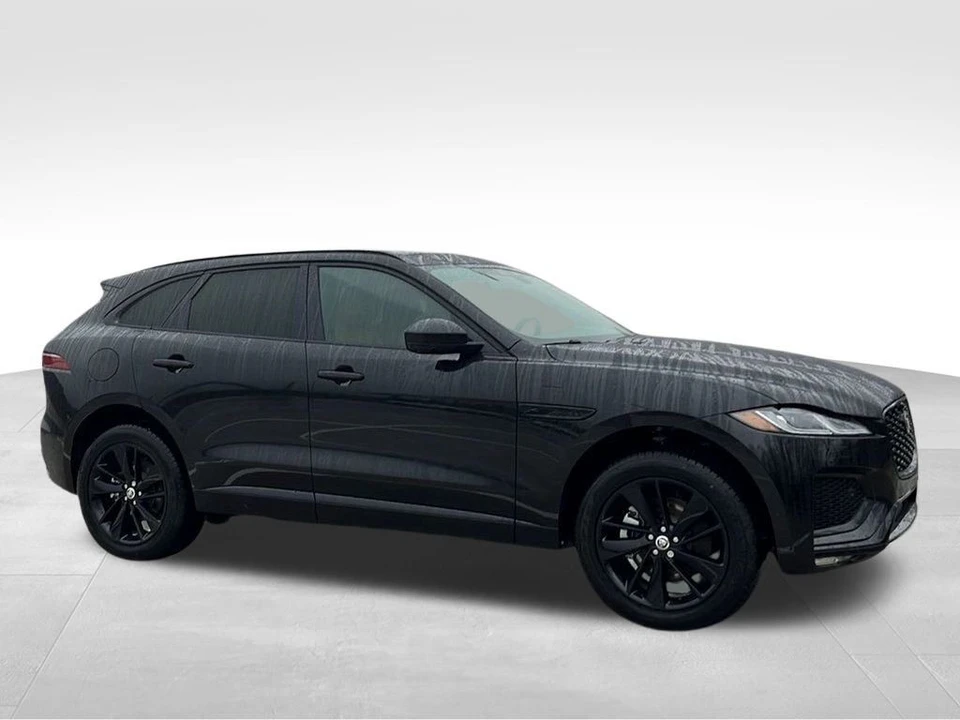 2025 Jaguar F-Pace - Image 9 of 12