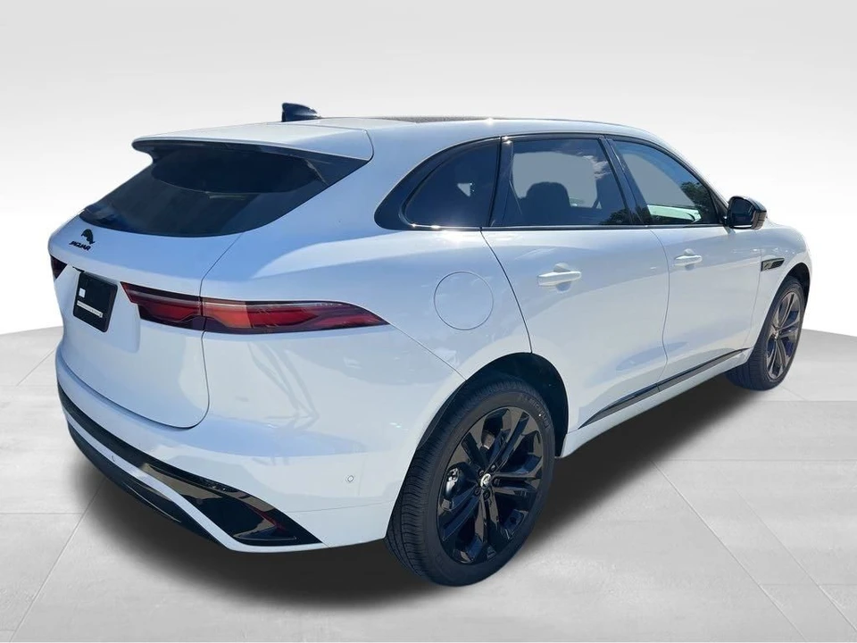 2025 Jaguar F-Pace - Image 8 of 12