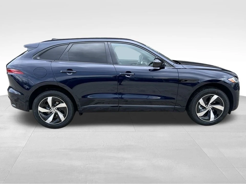 2025 Jaguar F-Pace - Image 5 of 12