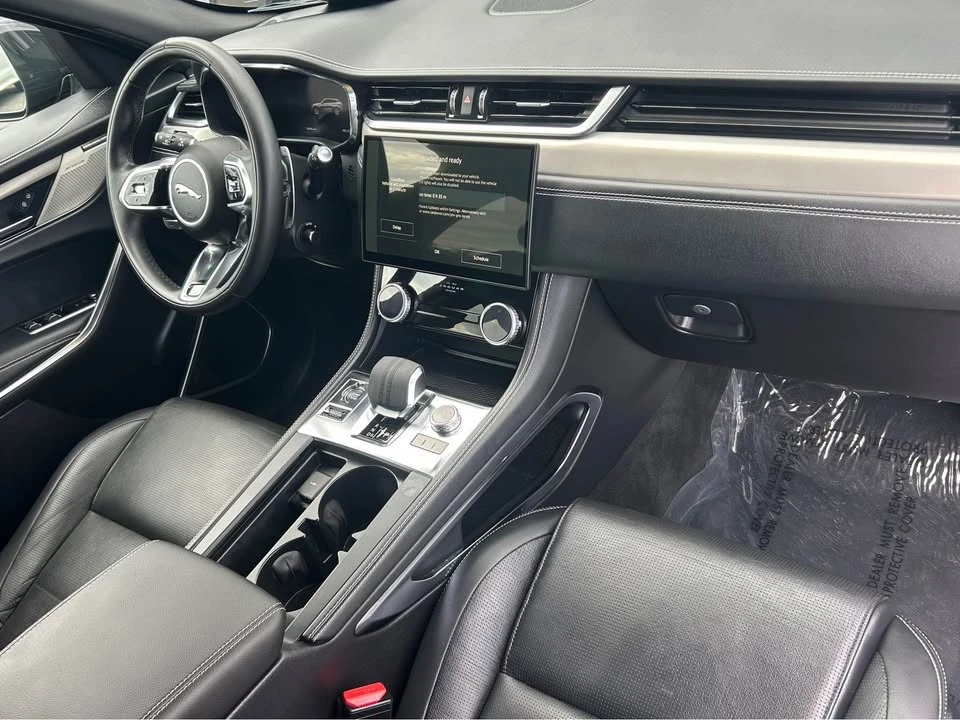 2025 Jaguar F-Pace - Image 5 of 7