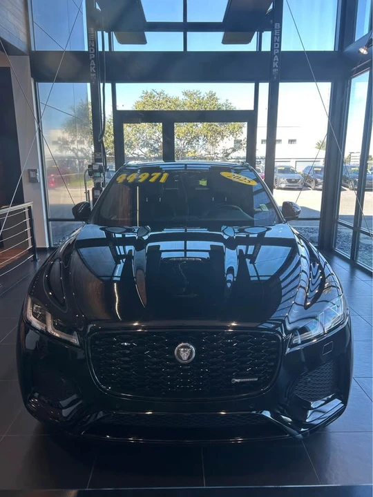 2025 Jaguar F-Pace - Image 7 of 7