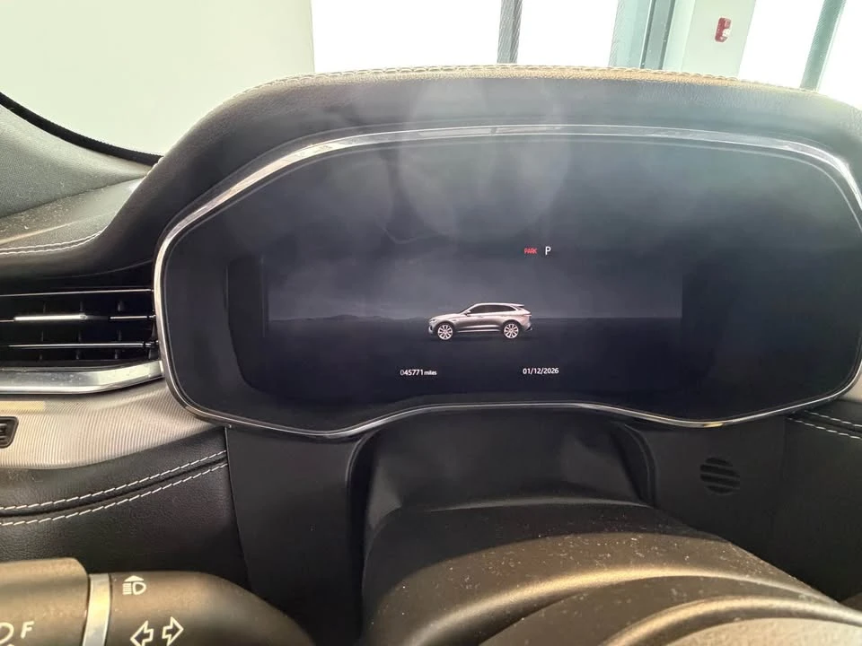 2025 Jaguar F-Pace - Image 9 of 11