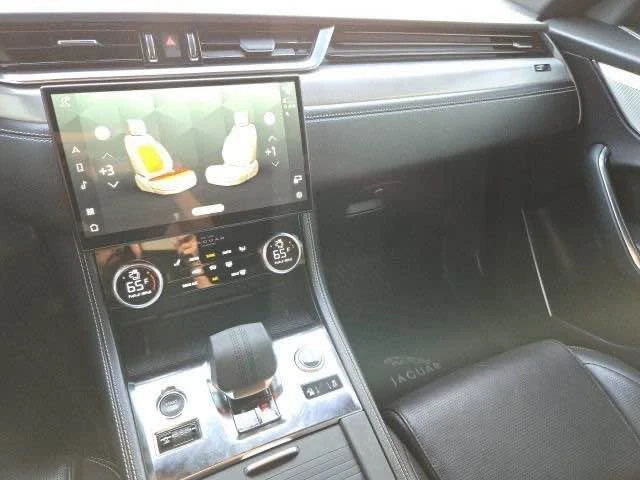 2025 Jaguar F-Pace - Image 9 of 19