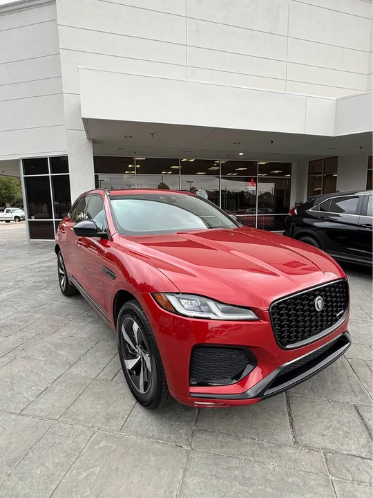 2025 Jaguar F-Pace - Image 5 of 18
