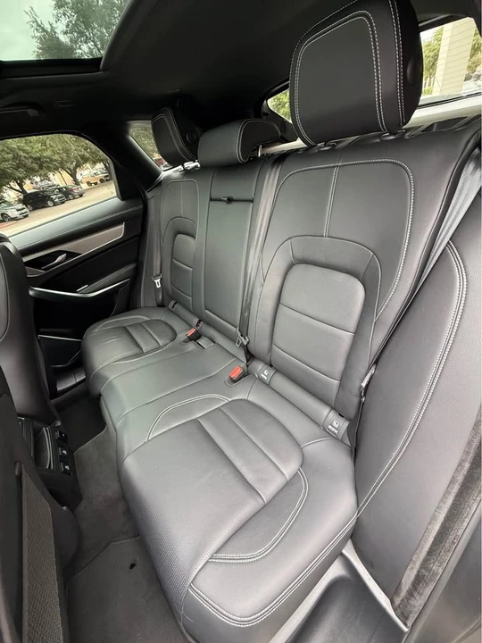 2025 Jaguar F-Pace - Image 14 of 18