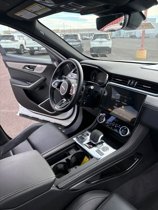 2025 Jaguar F-Pace - Image 20 of 20