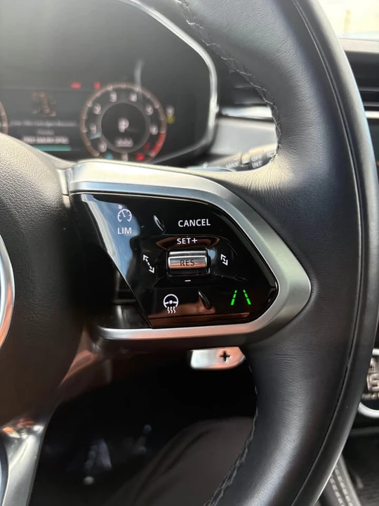 2025 Jaguar F-Pace - Image 12 of 20