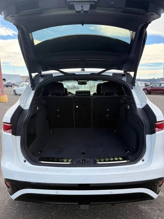 2025 Jaguar F-Pace - Image 3 of 20
