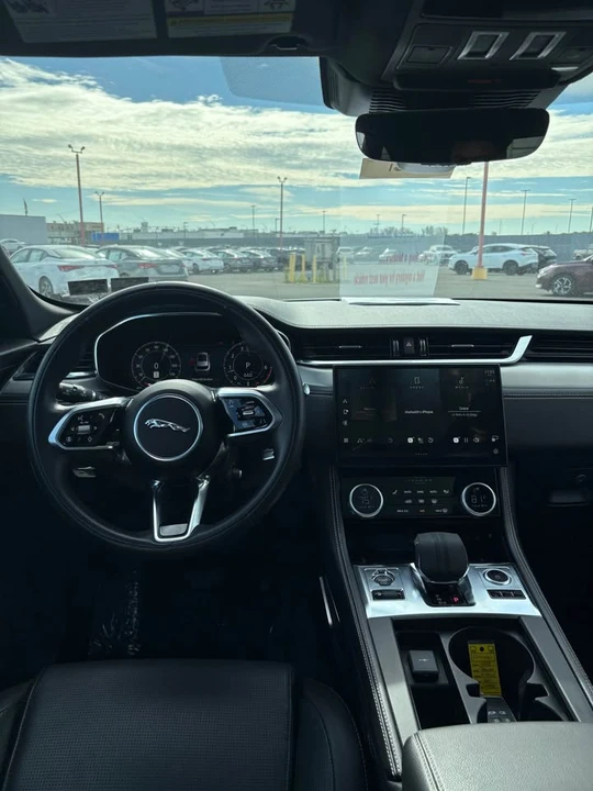 2025 Jaguar F-Pace - Image 7 of 20