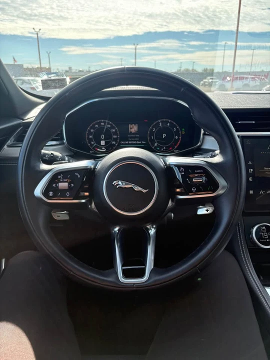 2025 Jaguar F-Pace - Image 10 of 20