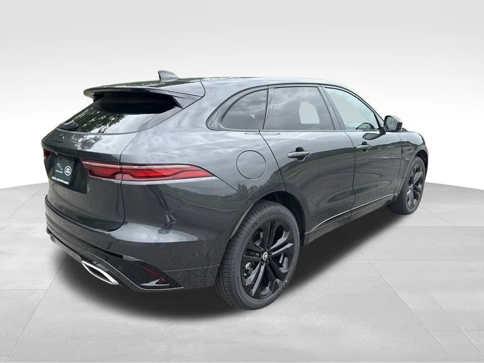 2025 Jaguar F-Pace - Image 7 of 12