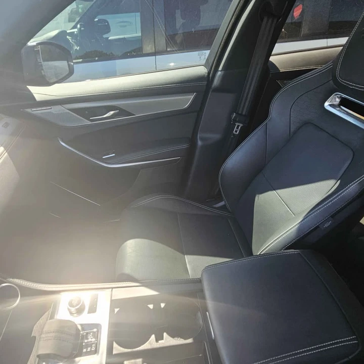 2025 Jaguar F-Pace - Image 10 of 13