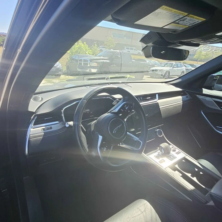 2025 Jaguar F-Pace - Image 13 of 13