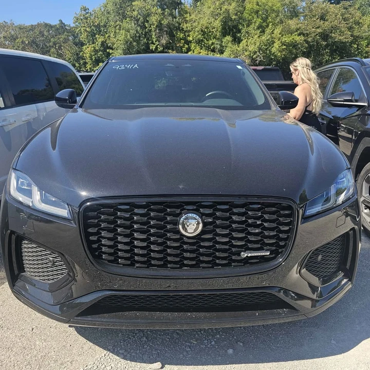 2025 Jaguar F-Pace - Image 2 of 13