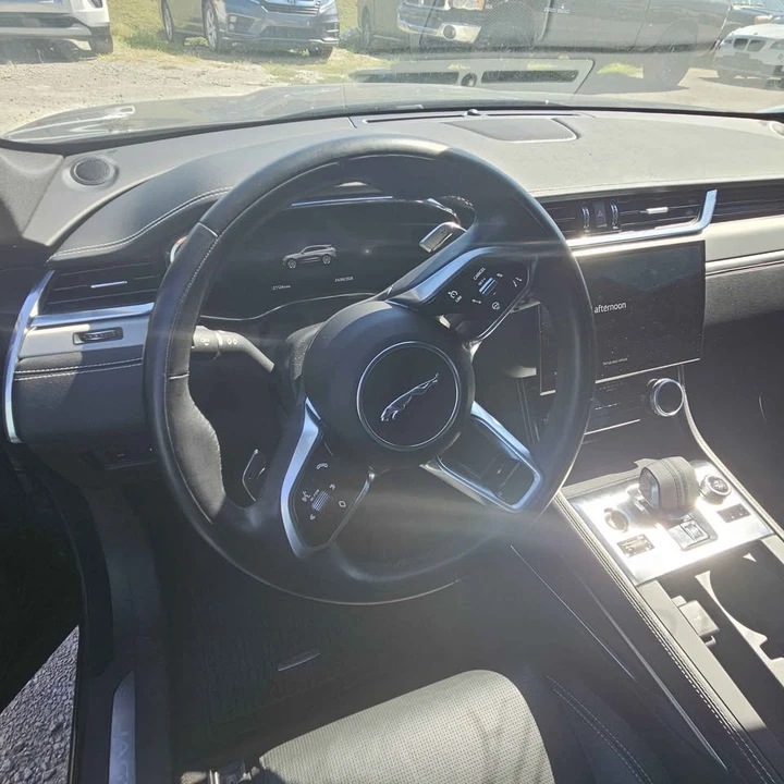 2025 Jaguar F-Pace - Image 12 of 13