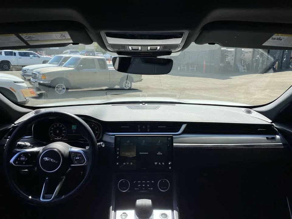 2025 Jaguar F-Pace - Image 12 of 19
