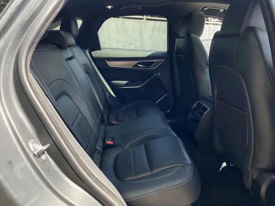 2025 Jaguar F-Pace - Image 17 of 19