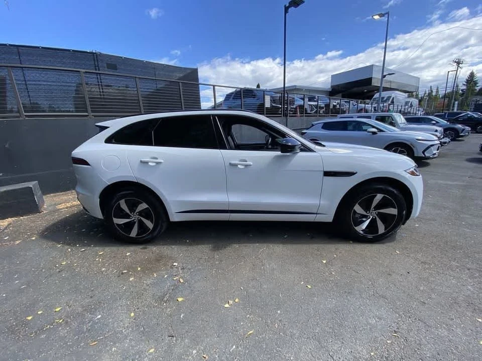 2025 Jaguar F-Pace - Image 7 of 19