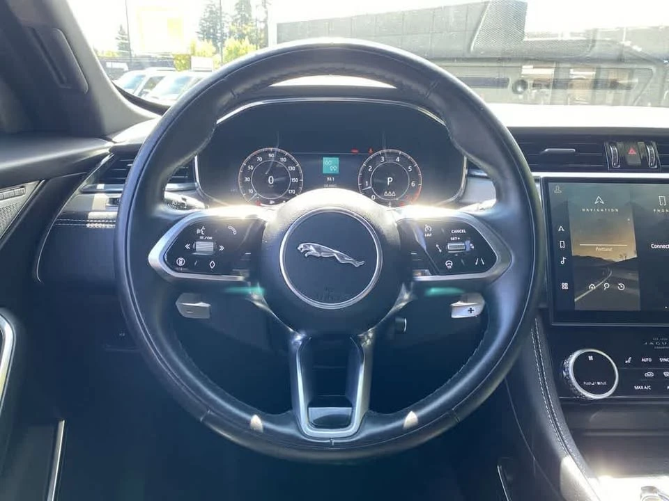2025 Jaguar F-Pace - Image 19 of 19