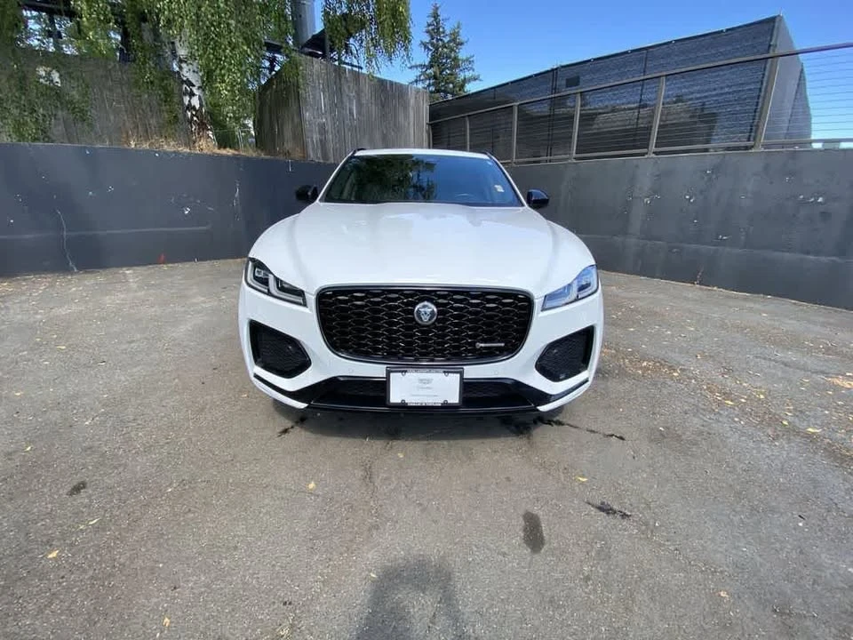 2025 Jaguar F-Pace - Image 9 of 19