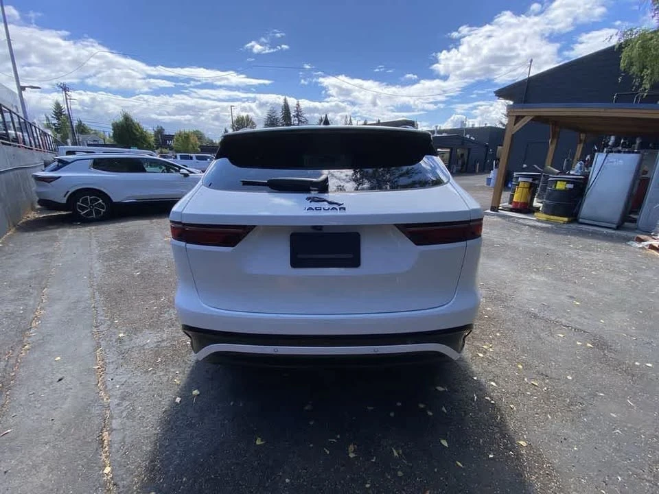2025 Jaguar F-Pace - Image 5 of 19