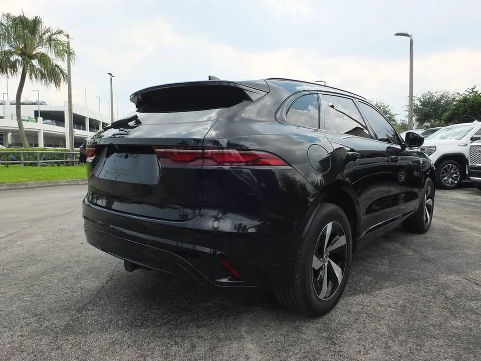2025 Jaguar F-Pace - Image 8 of 19