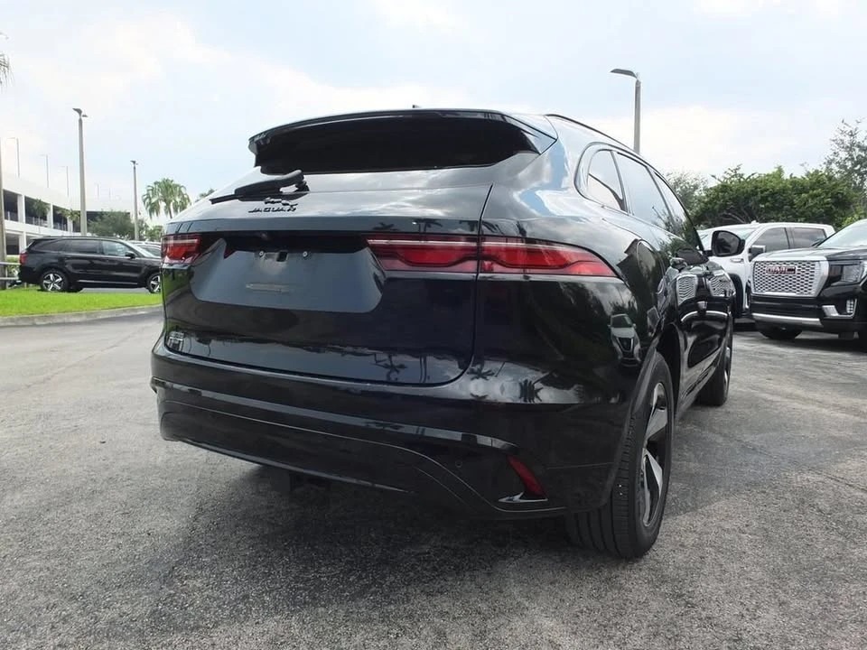 2025 Jaguar F-Pace - Image 9 of 19
